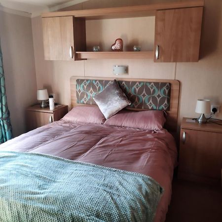 Church Farm Haven Holiday Park Pagham Bagian luar foto