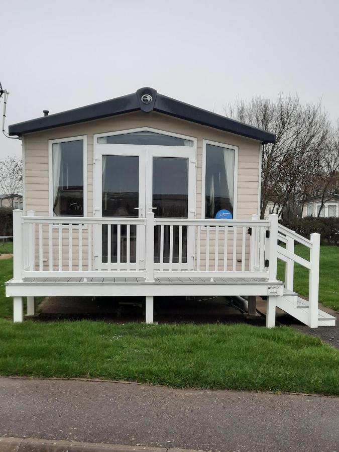 Church Farm Haven Holiday Park Pagham Bagian luar foto