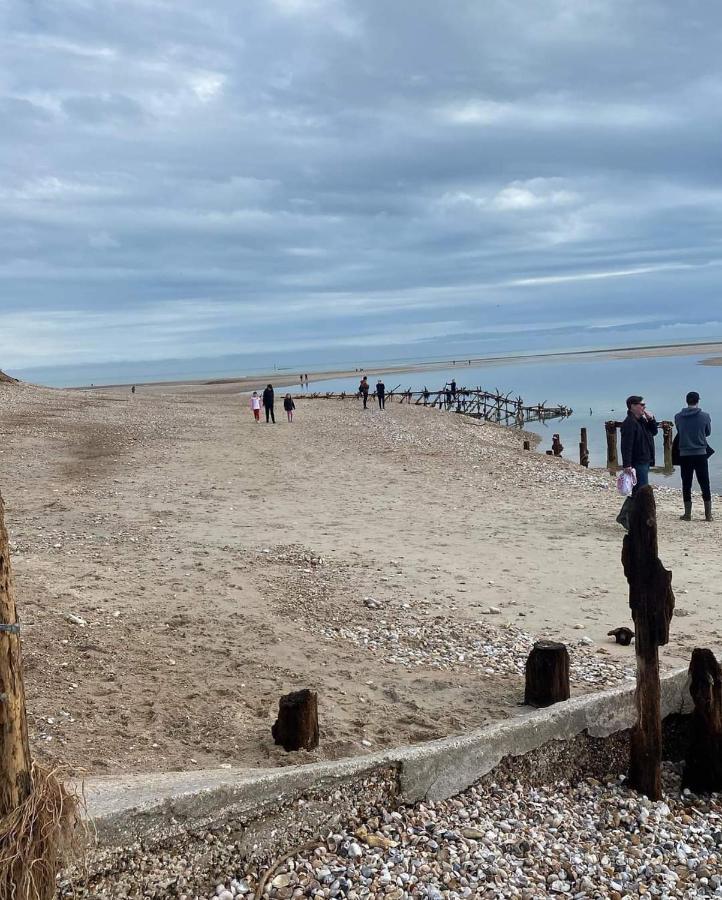 Church Farm Haven Holiday Park Pagham Bagian luar foto