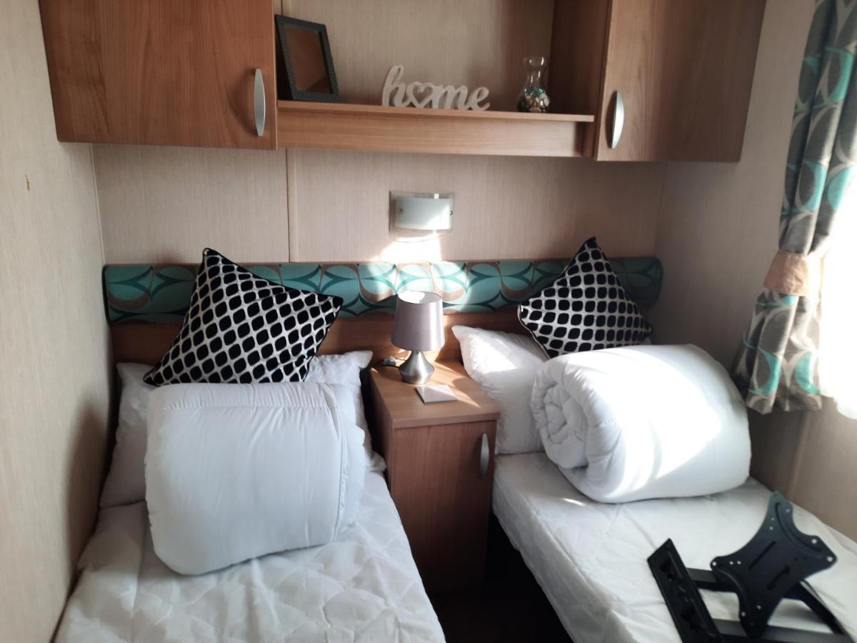 Church Farm Haven Holiday Park Pagham Bagian luar foto